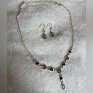 GREY RHINESTONE NECKLACE & EARRINGS SET